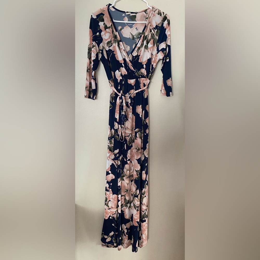Pink blush navy blue flower maxi dress. V-neck 3/4 sleeve empire waist large.